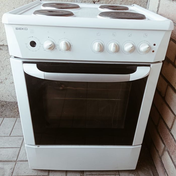 Продам эектр плиту в хорошем состоянни.торг