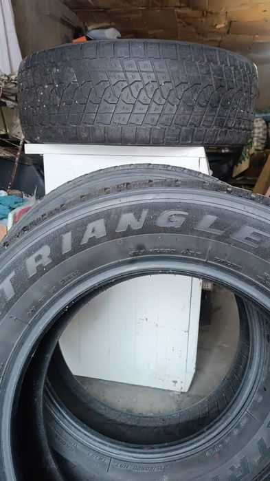 Продам б\у резину R-20 275/60 зимняя.