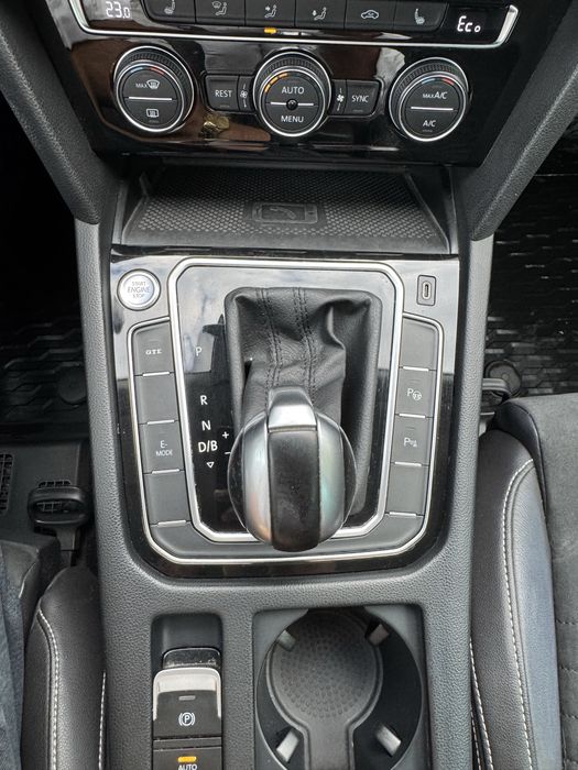 Продавам Пасат B8 variant GTE