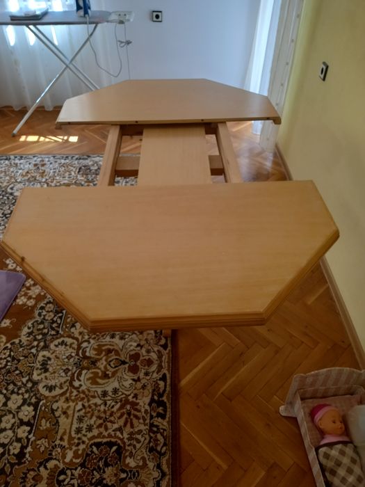 Кухненска маса осмоъгълна