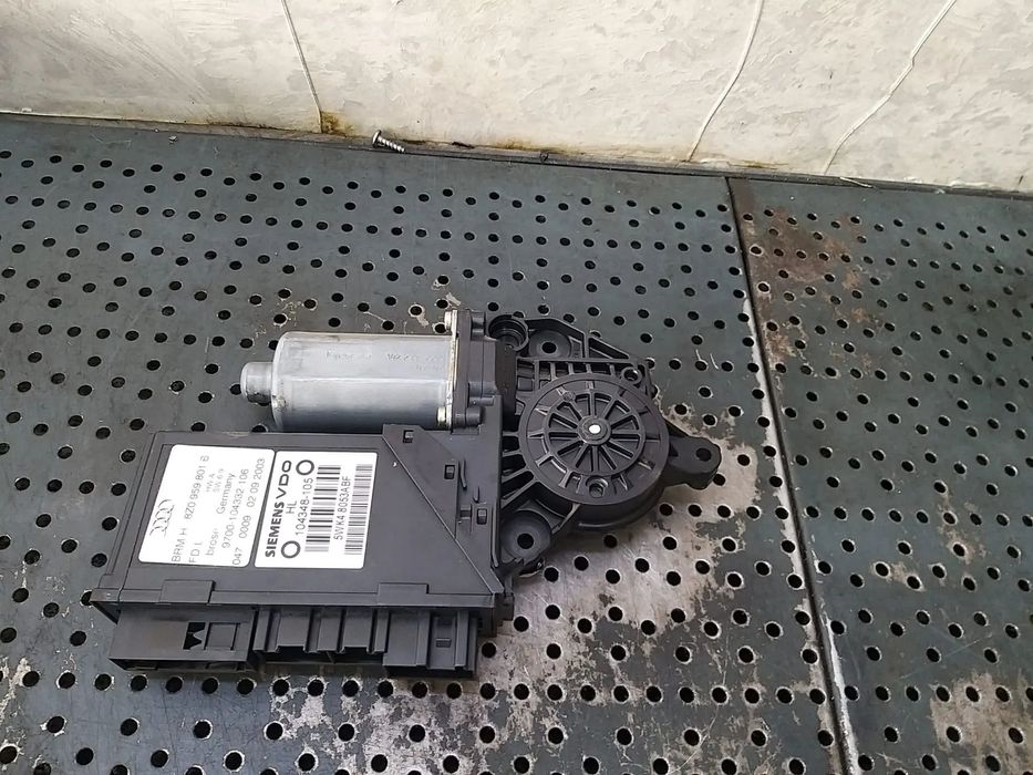 Motoras macara stanga spate audi a2 8z0 0130821767 8z0959801b 9700104332106 5wk48053abf