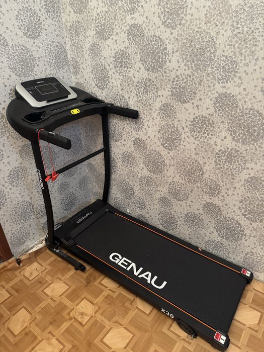 Продаётся беговая дорожка GENAU X30