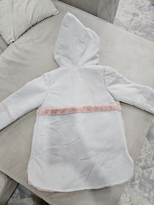 Продам пальто для девочки