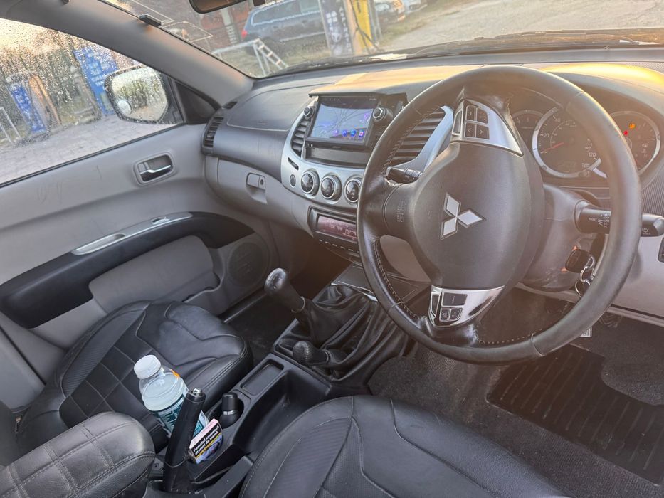 Mitsubishi l200 barbarian  gama de top an 2014 euro 5 4x4 functional mot asigurare valabile