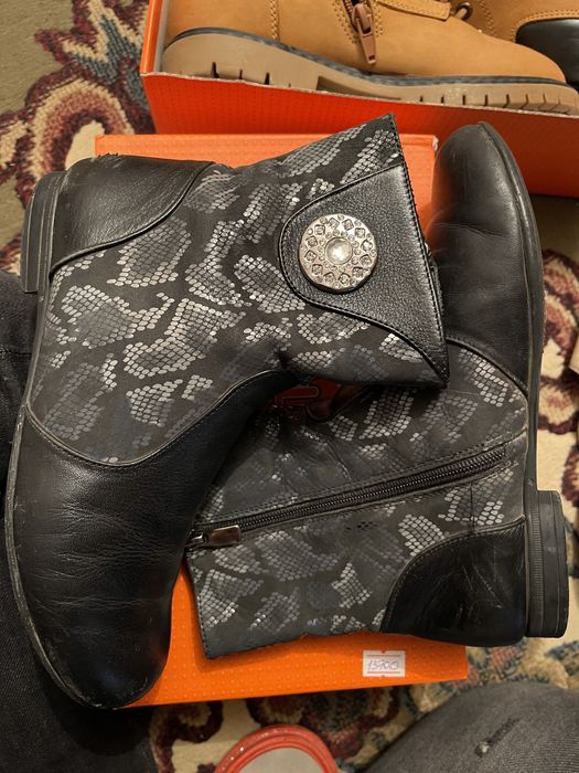 Продам обувь на девочку