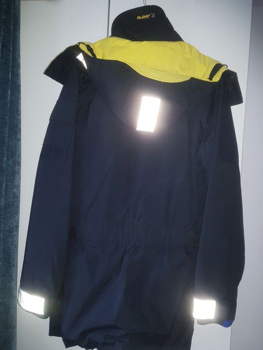 Geacă FLOAT Technology, (preț piață 500 €)