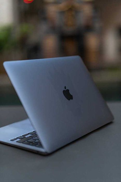 MacBook Air 13" | M1 chip 8-core CPU и 7-core GPU