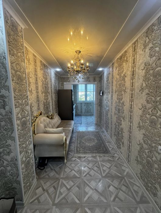 2 комнптная квартира , центр , 77 серия, кирпич, 3 этаж,