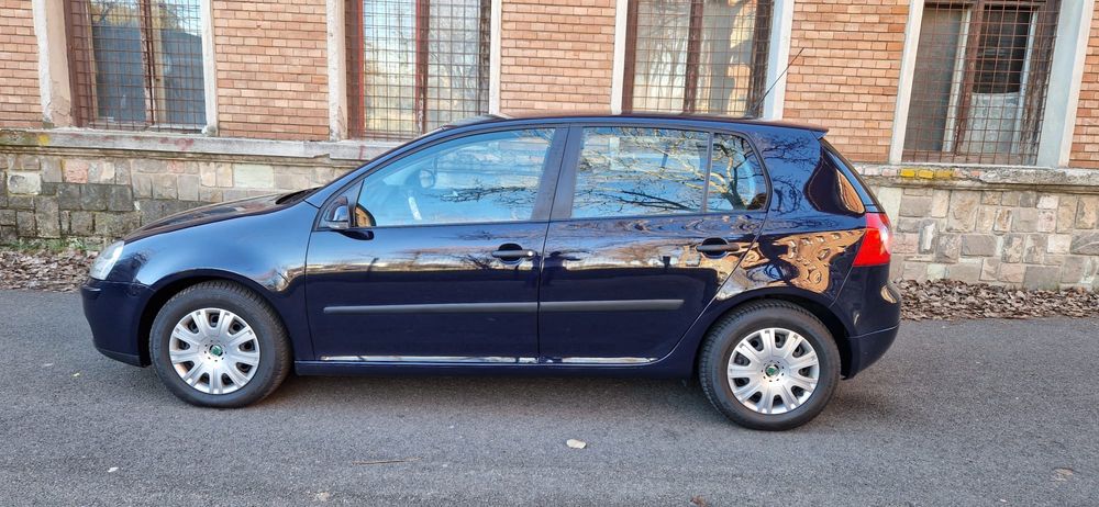 Volkswagen golf 5 1.6 benzina M.P.I