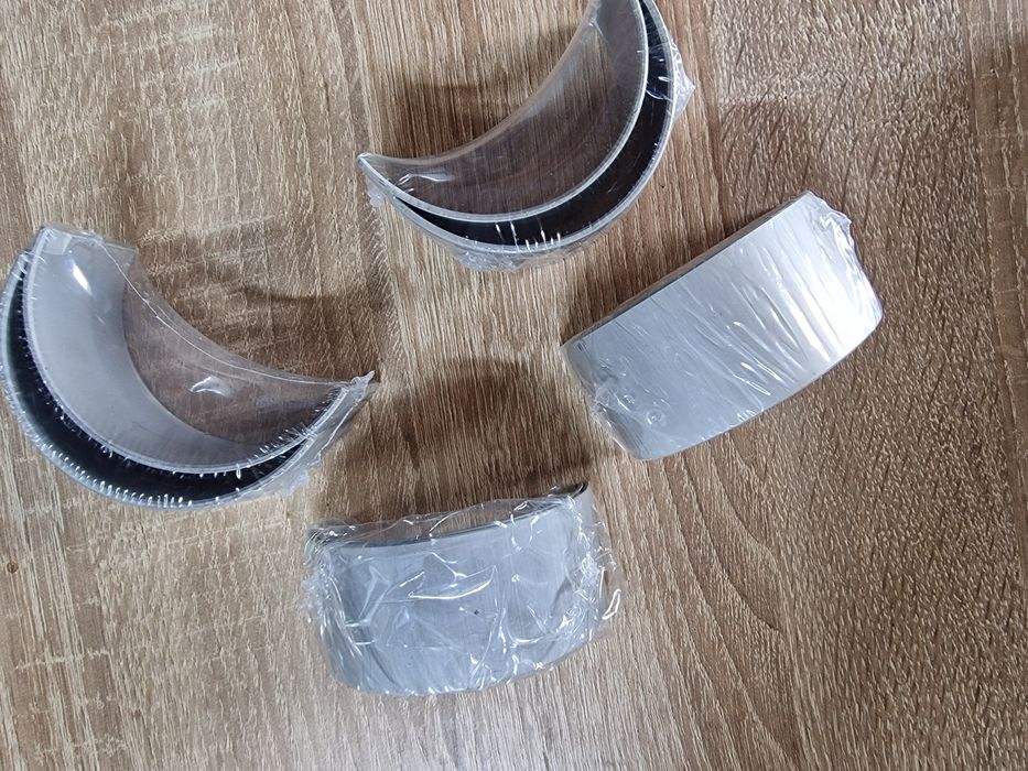 Cuzineti biela palier pentru toată gama de tractoare 
10
3010 (-> 1229