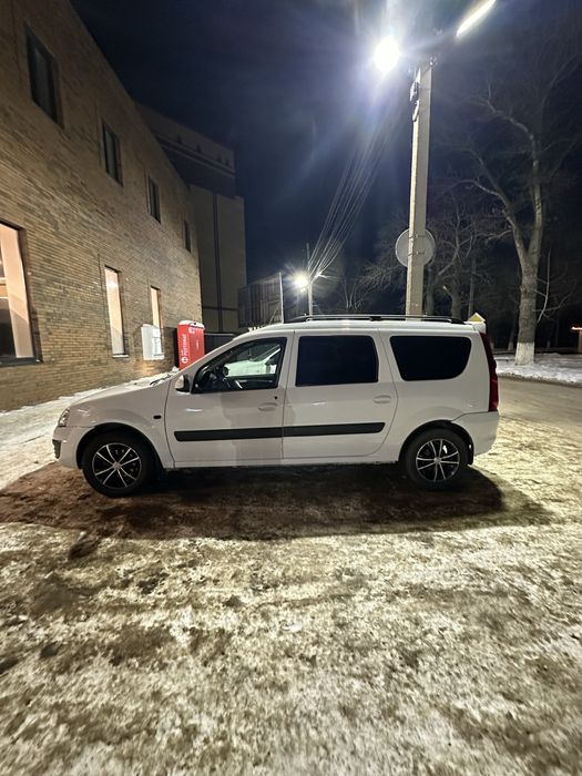 Продам Лада Ларгус 5 местная