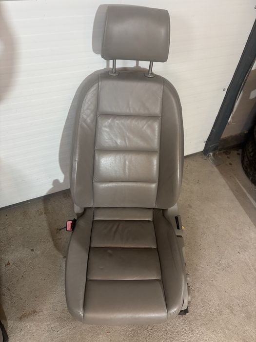 Scaune piele gri fata Stanga/ Dreapta de Audi A6 Uk