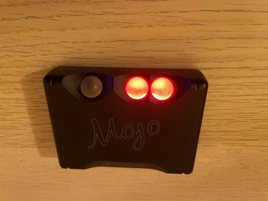 Chord Mojo преносим DAC и слушалков усилвател