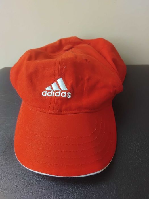 ADIDAS 100% оригинална шапка с козирка
