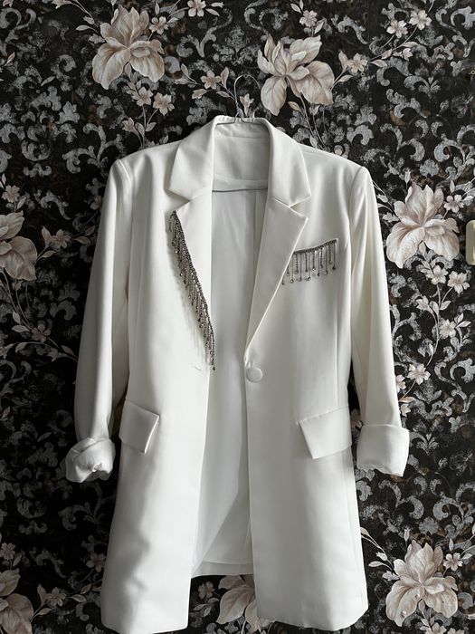 вечернее  платье и костюм