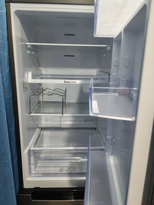 Холодильник Samsung
