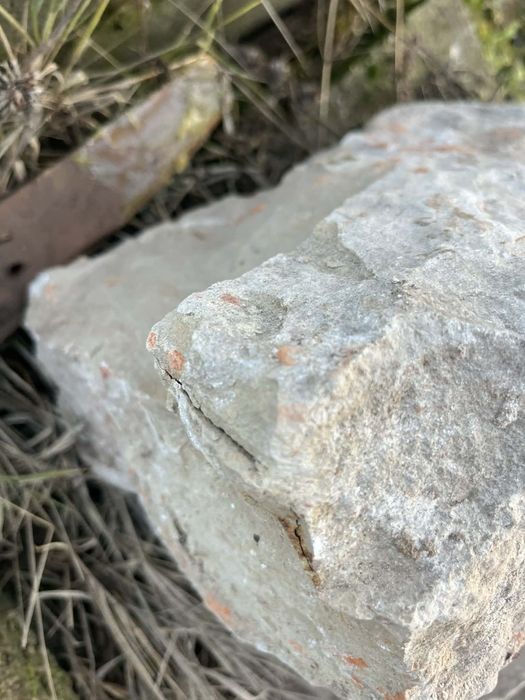 Дялан  трошен камък