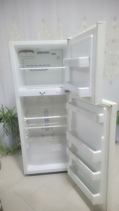 холодильник продаётся