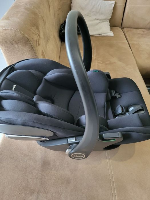 Детско столче за кола и за изписване