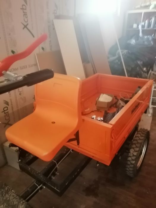 Vând motocultor Detoolz 11 cp, nou, nefolosit cu remorcuta