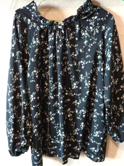 Срочно продается кофта, костюм летний