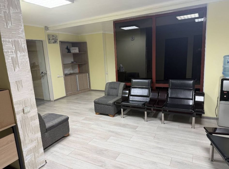 Продаётся помещение на Юнусабаде Ц-5  Ор Lacoste