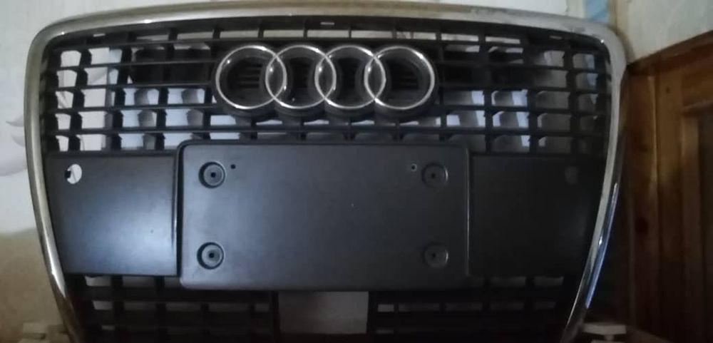 Капот Audi A8 с облицовкой новый