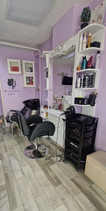 Отдавам място за маникюр и педикюр под наем 150€