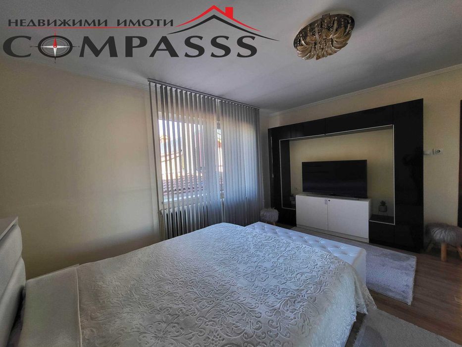 Продава се Къща в Добрич, Автогара - 160 кв.м за 953 €/кв.м - Снимка #1