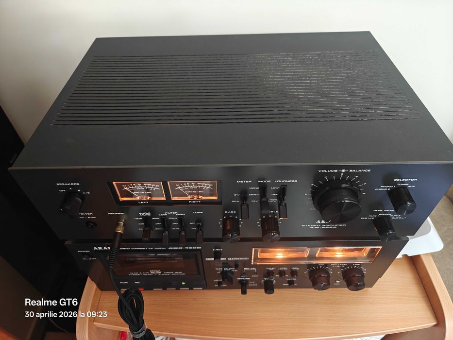 Vintage Akai AM2600