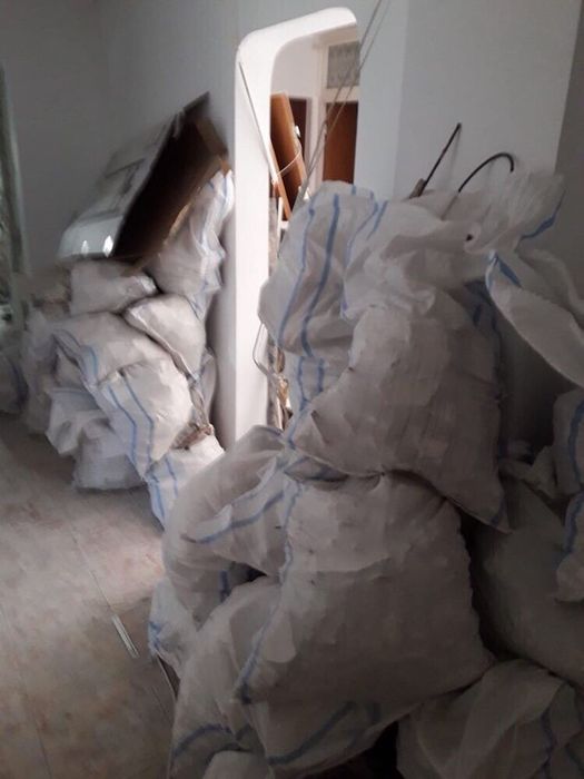 Decopertari Faianta și gresie și ridicat tot ce rezulta moluz