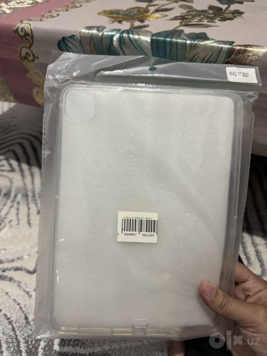 iPad Pro 11 uchun oq rangli shaffof g‘ilof