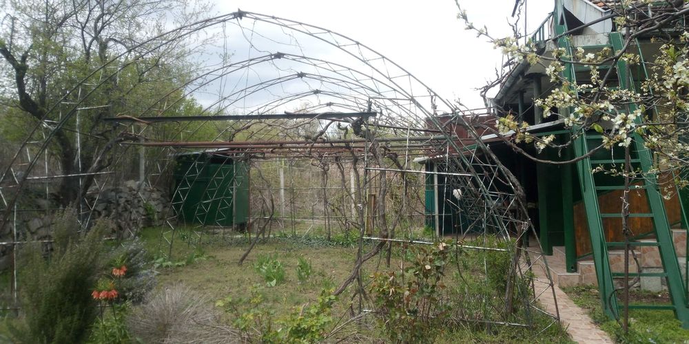 Продавам къща в с Горно Вършило, общ. Септември, област Пазарджик.