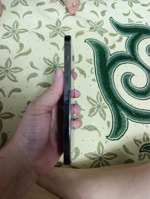 Срочно продам айфон 13 про макс