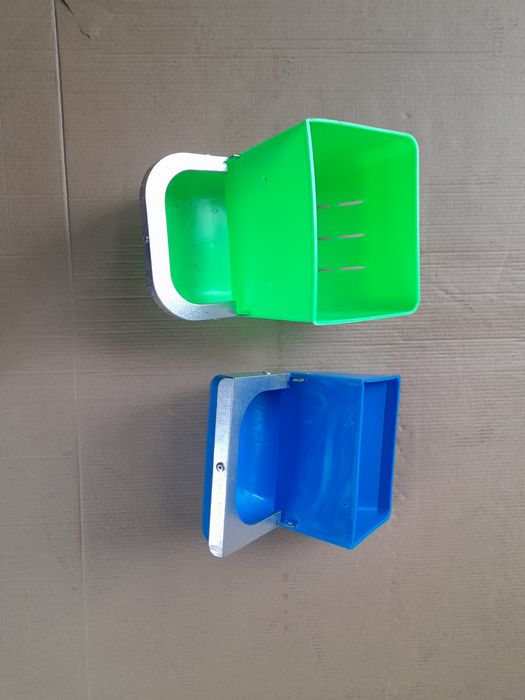 Кормушка для кроликов.