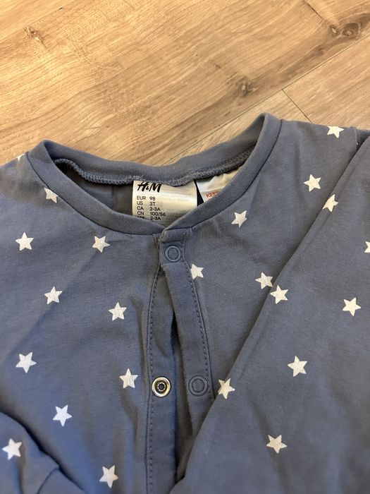 H&M, salopete/pijamale. Marimea 98. Pret 50 lei