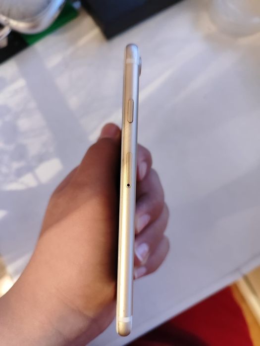 iPhone 7 в хорошем состоянии Но есть минус