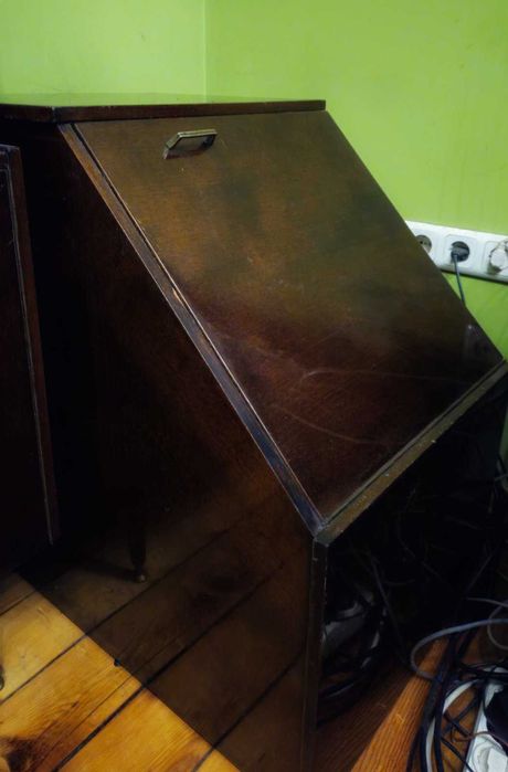 Масивна ретро секция на МОДУЛИ