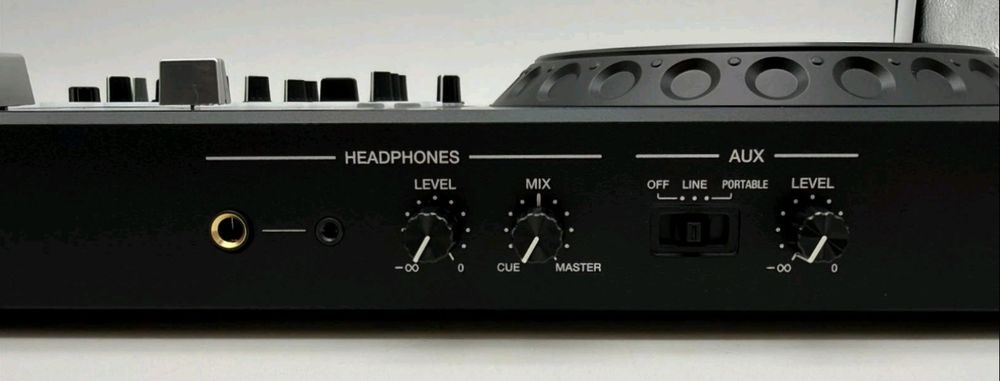 DDJ-REV5  Performance DJ Controller