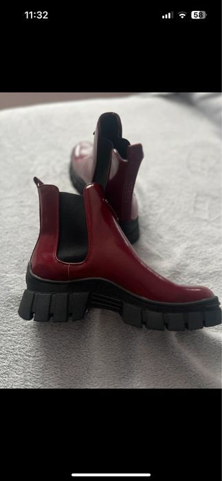 Ghete Guess femeii noi cu eticheta