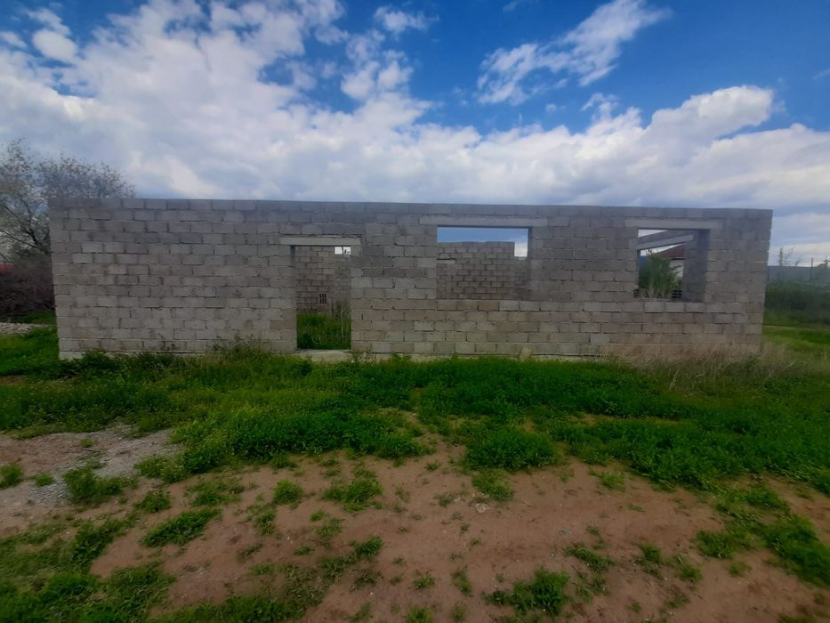 Продаётся недостроеный дом