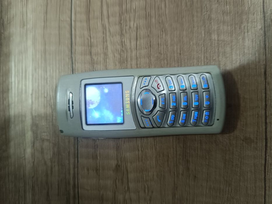 Samsung c100 ретро телефон