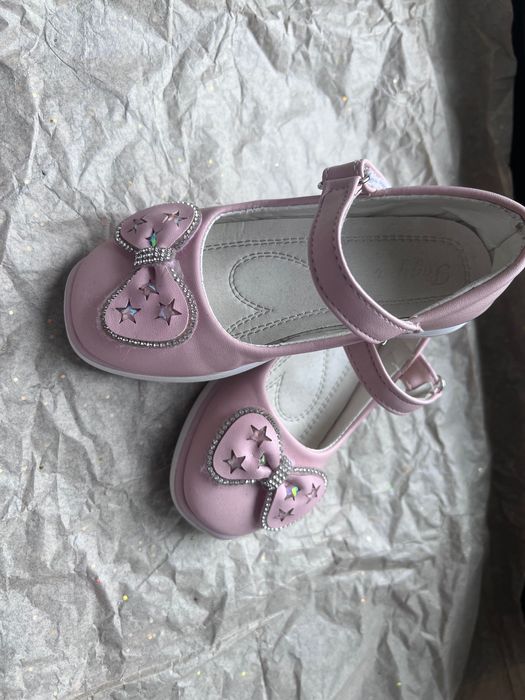 Туфли на девочку 4-5 лет