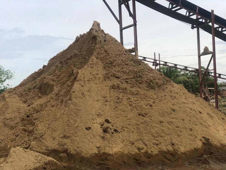 Asfalt frezat/ beton concasat/ piatra/ nisip/ balast/ pamant negru