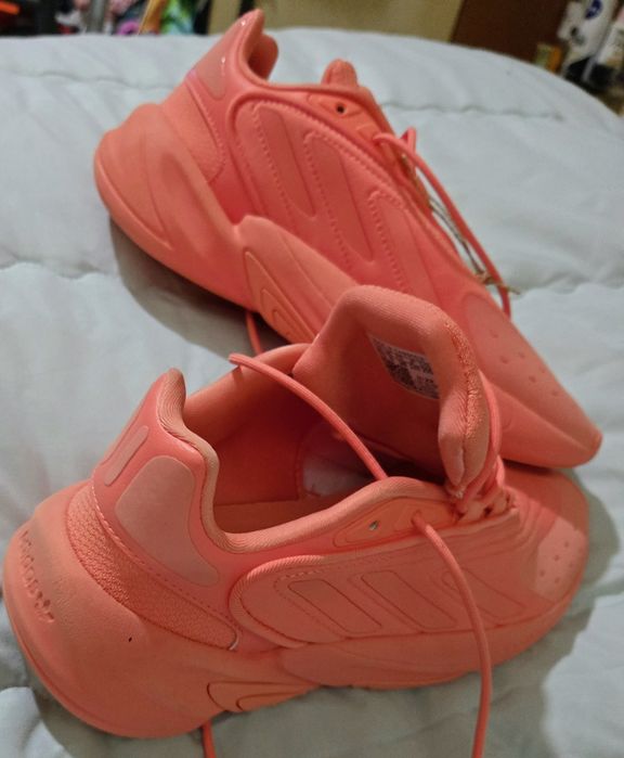 Adidas оригинални дамски сникърси цвят корал 38 номер