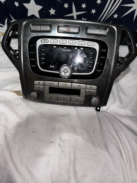 Vand ceas digital si radio