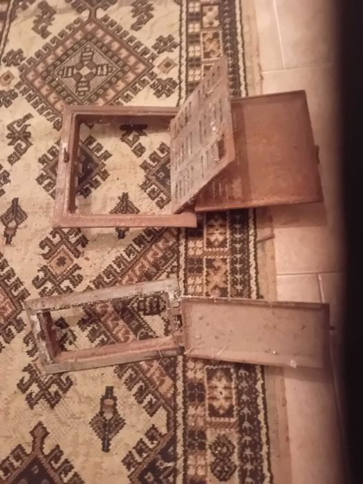 Vând ușă pentru teracotă in stare buna