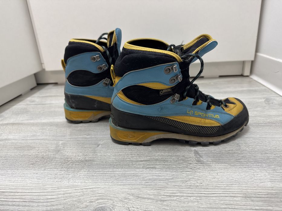 Bocanci La Sportiva Gore-Tex, mărimea 37, originali, trekking/munte