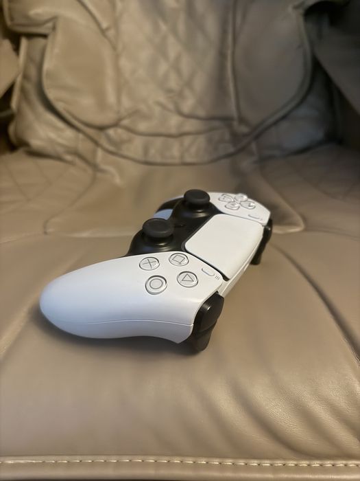 Maneta,joystick .controller Sony Playstation 5 impecabil - ps5- tipla