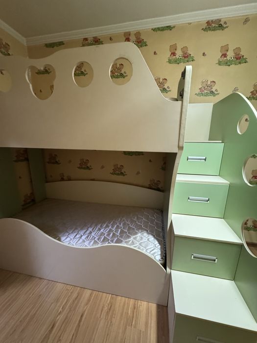 Двухэтажая кровать детская + в подарок шкаф